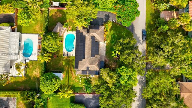 8340 SW 163rd St, Palmetto Bay, FL 33157