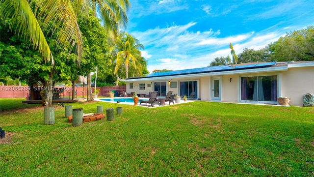 8340 SW 163rd St, Palmetto Bay, FL 33157