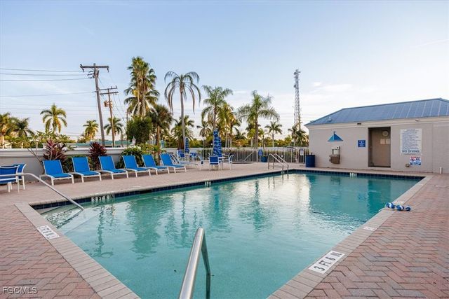 2885 Palm Beach BLVD 308, Fort Myers, FL 33916