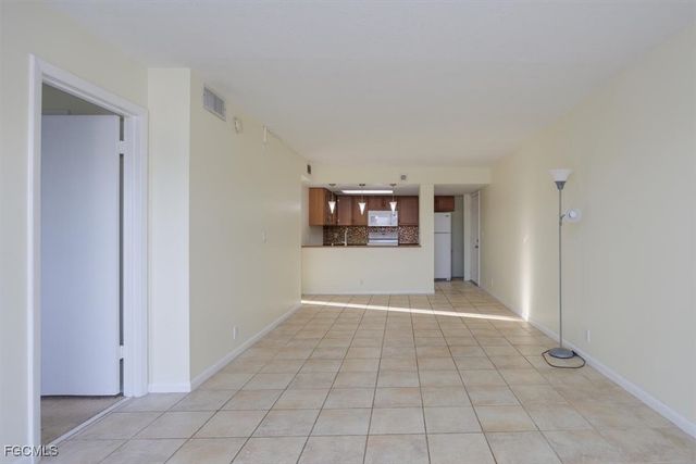 2885 Palm Beach BLVD 308, Fort Myers, FL 33916