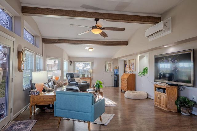 10405 E KY-52, Paint Lick, KY 40461