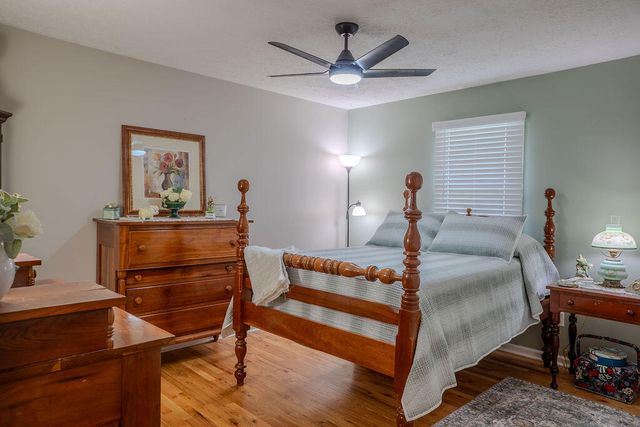 10405 E KY-52, Paint Lick, KY 40461