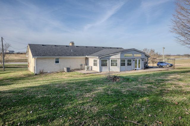 10405 E KY-52, Paint Lick, KY 40461