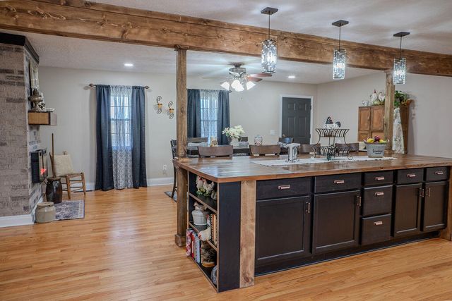 10405 E KY-52, Paint Lick, KY 40461