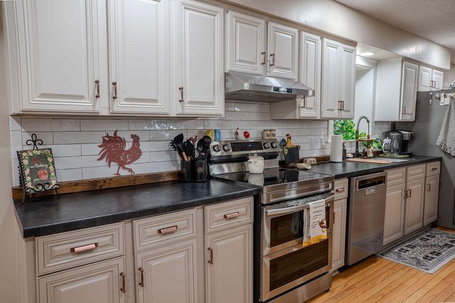 10405 E KY-52, Paint Lick, KY 40461