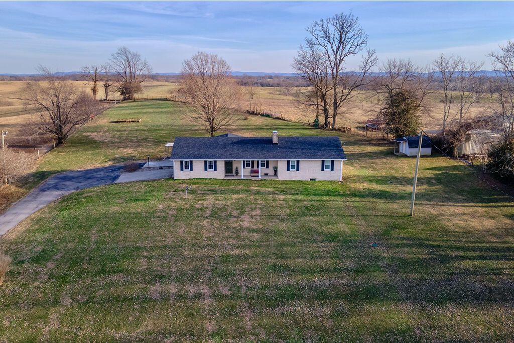 10405 E KY-52, Paint Lick, KY 40461