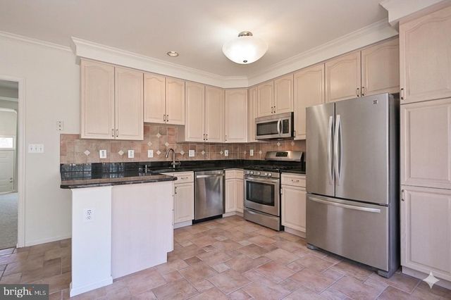 7415 GILLINGHAM ROW, Alexandria, VA 22315