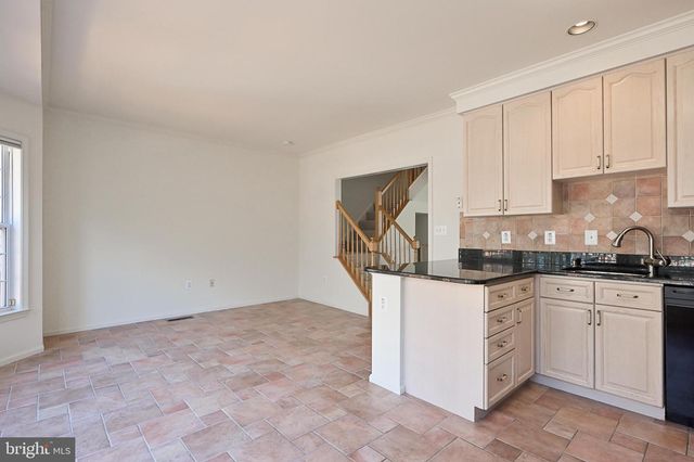 7415 GILLINGHAM ROW, Alexandria, VA 22315