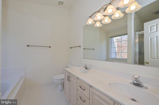 7415 GILLINGHAM ROW, Alexandria, VA 22315