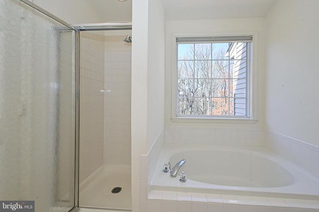 7415 GILLINGHAM ROW, Alexandria, VA 22315