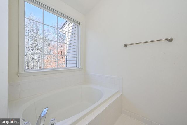 7415 GILLINGHAM ROW, Alexandria, VA 22315