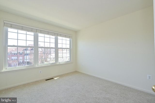 7415 GILLINGHAM ROW, Alexandria, VA 22315