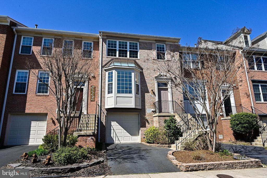 7415 GILLINGHAM ROW, Alexandria, VA 22315
