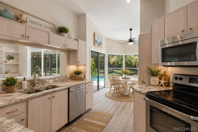 1852 W Ivorywood Drive, Beverly Hills, FL 34465