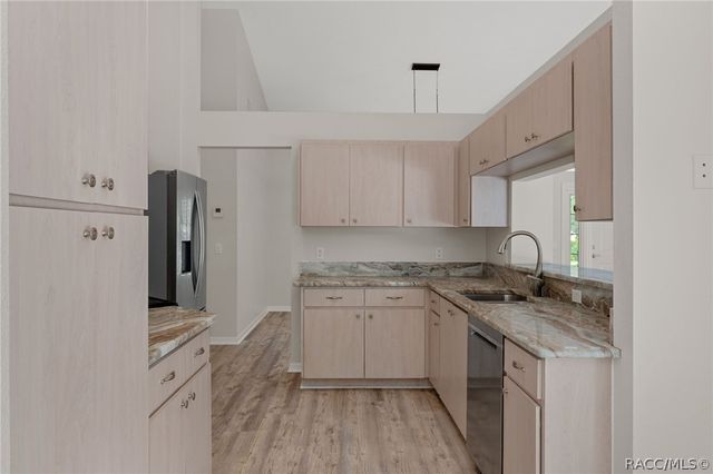 1852 W Ivorywood Drive, Beverly Hills, FL 34465