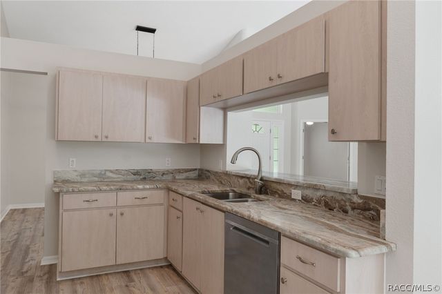 1852 W Ivorywood Drive, Beverly Hills, FL 34465