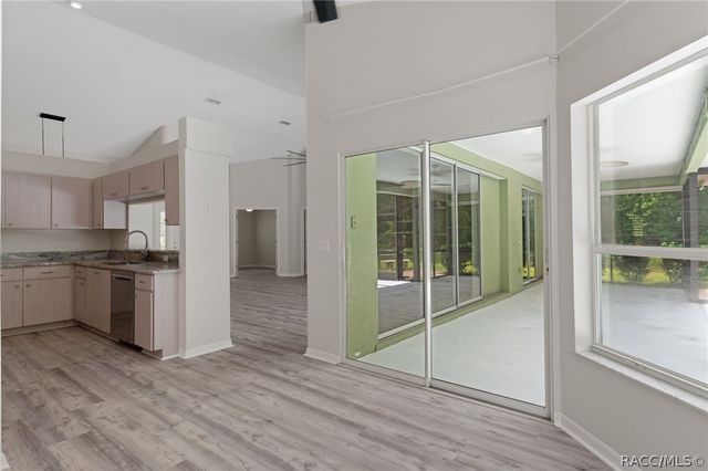 1852 W Ivorywood Drive, Beverly Hills, FL 34465