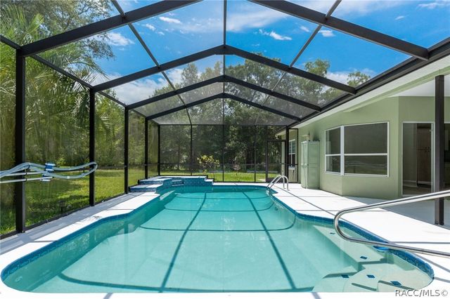 1852 W Ivorywood Drive, Beverly Hills, FL 34465