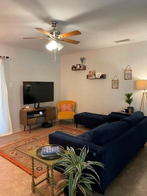 2301 W 12th ST B, Austin, TX 78703