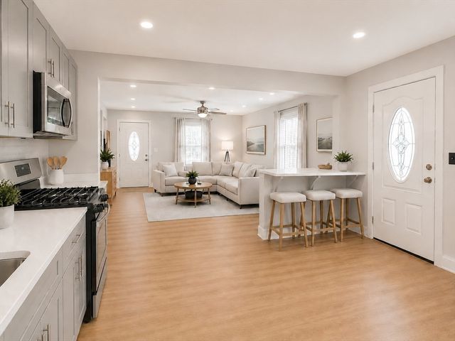 20 Rayburn Rd, Stoughton, MA 02072