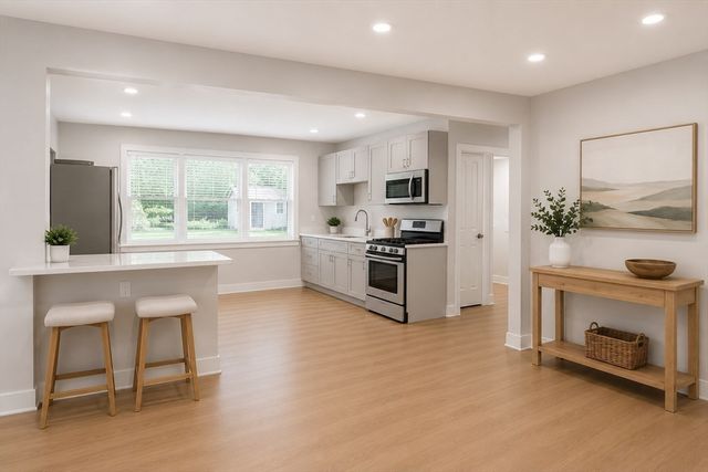 20 Rayburn Rd, Stoughton, MA 02072