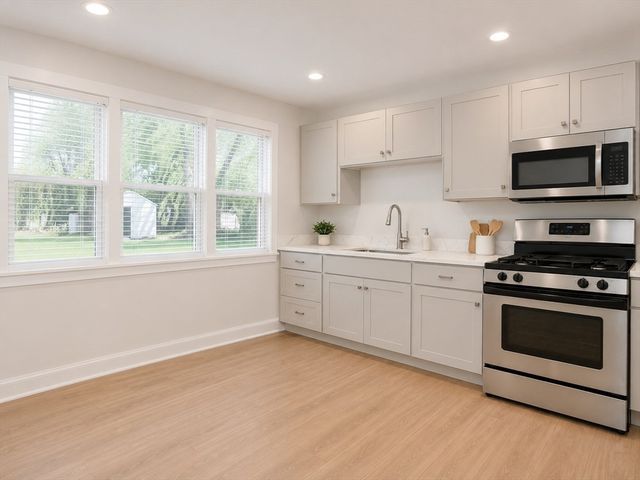 20 Rayburn Rd, Stoughton, MA 02072