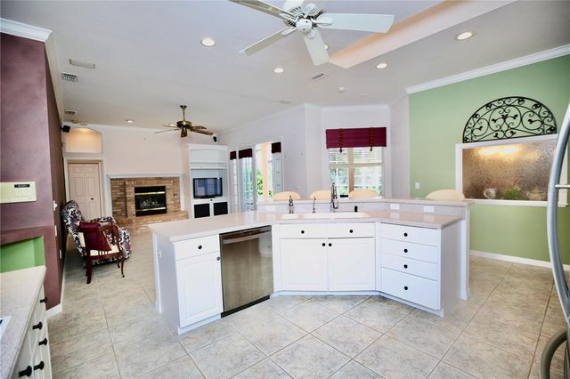 2686 CRYSTAL CIRCLE, Dunedin, FL 34698