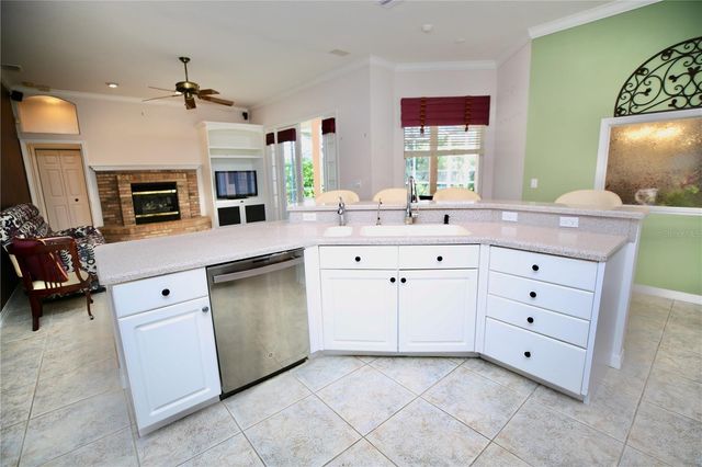 2686 CRYSTAL CIRCLE, Dunedin, FL 34698