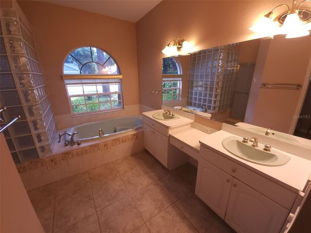 2686 CRYSTAL CIRCLE, Dunedin, FL 34698