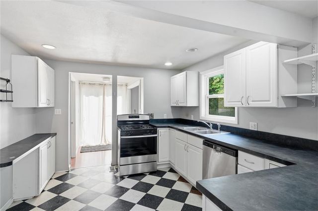 726 Alabama Street, Lawrence, KS 66044