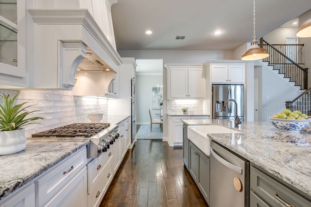 13821 Parkline Way, Fort Worth, TX 76008