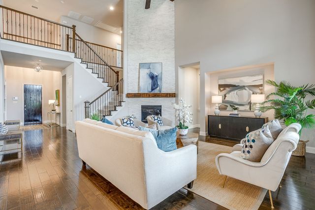 13821 Parkline Way, Fort Worth, TX 76008