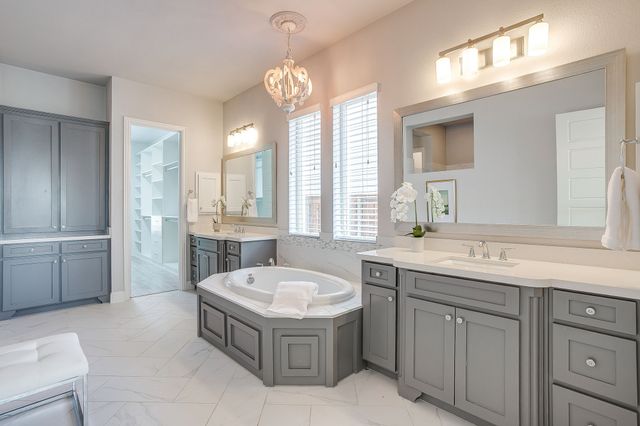 13821 Parkline Way, Fort Worth, TX 76008