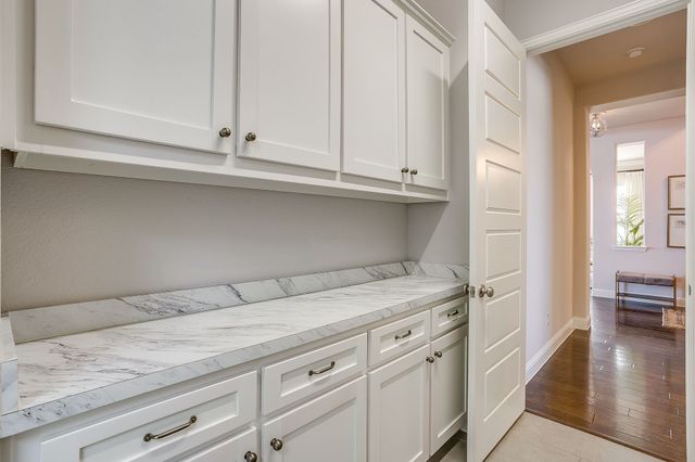 13821 Parkline Way, Fort Worth, TX 76008