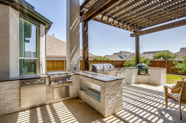 13821 Parkline Way, Fort Worth, TX 76008