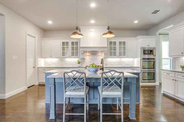 13821 Parkline Way, Fort Worth, TX 76008