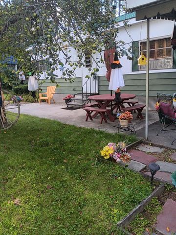 2 Ponderosa Park, Charlestown, NH 03603