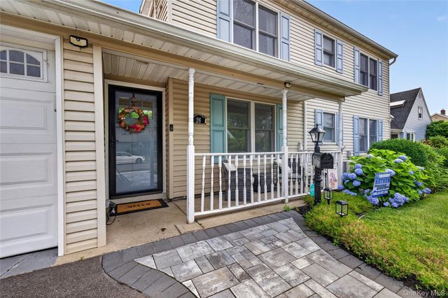 26 Saddler Lane, Levittown, NY 11756