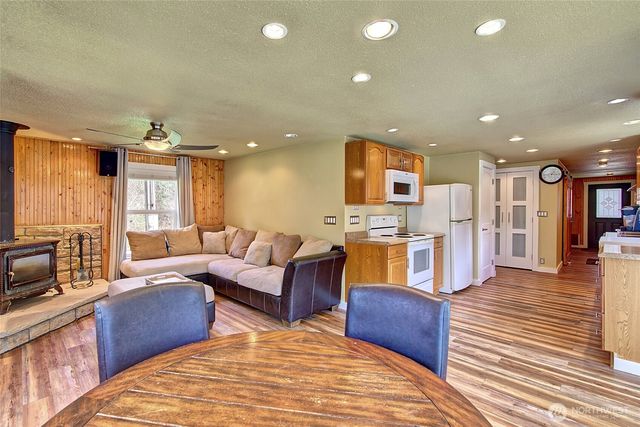 35379 North Shore Drive, Mount Vernon, WA 98274