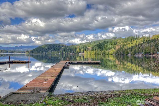 35379 North Shore Drive, Mount Vernon, WA 98274