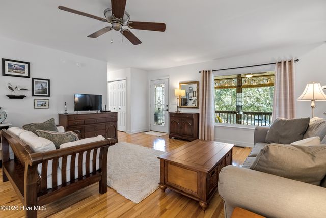 104 NE 21st Street, Oak Island, NC 28465