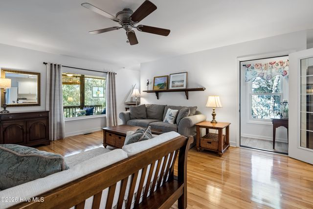 104 NE 21st Street, Oak Island, NC 28465