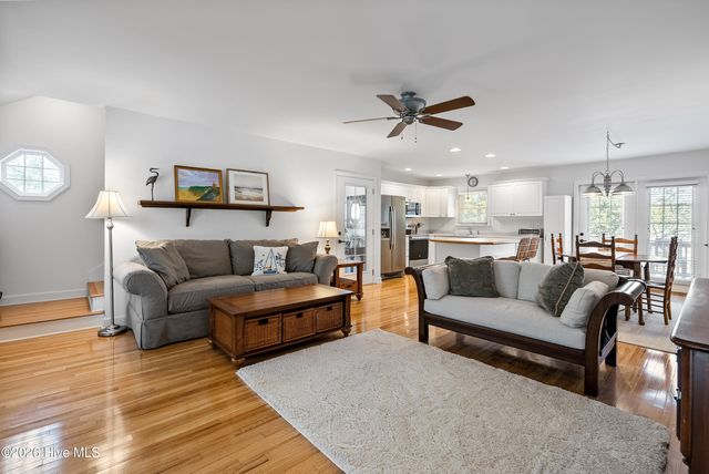 104 NE 21st Street, Oak Island, NC 28465