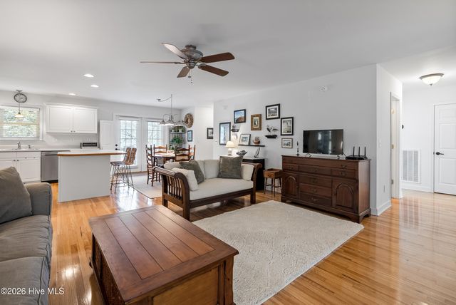 104 NE 21st Street, Oak Island, NC 28465