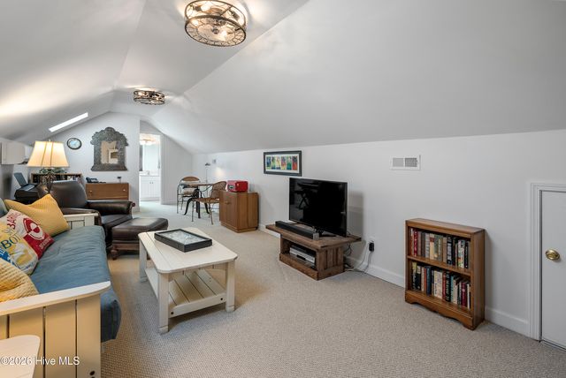 104 NE 21st Street, Oak Island, NC 28465