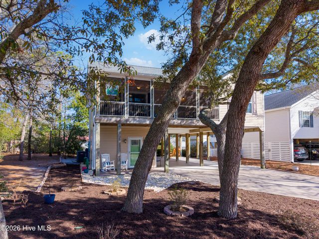 104 NE 21st Street, Oak Island, NC 28465