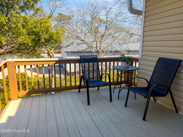 104 NE 21st Street, Oak Island, NC 28465