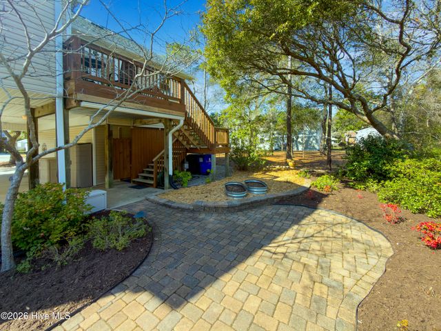 104 NE 21st Street, Oak Island, NC 28465