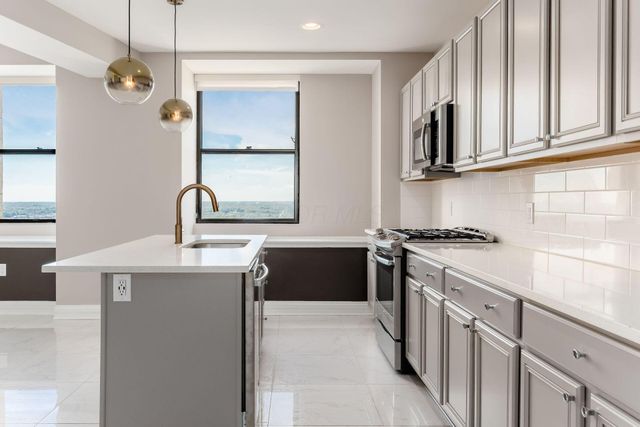 50 W Broad Street, 2702, Columbus, OH 43215