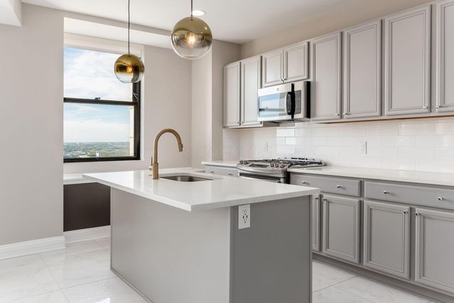 50 W Broad Street, 2702, Columbus, OH 43215